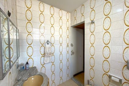 Casa à venda com 315m², 4 quartos e 4 vagasBanheiro da Suíte 1