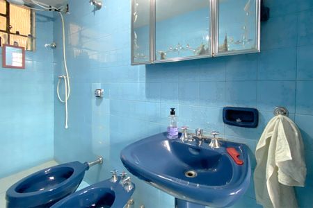 Casa à venda com 315m², 4 quartos e 4 vagasBanheiro de serviço