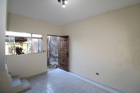 Casa para alugar com 135m², 2 quartos e 3 vagasSala