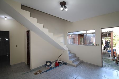 Casa para alugar com 135m², 2 quartos e 3 vagasSala