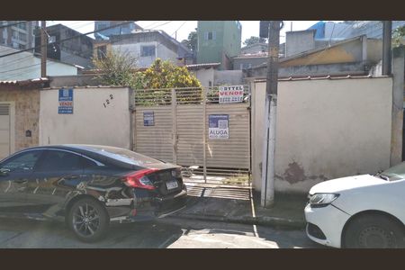 Casa para alugar com 135m², 2 quartos e 3 vagas Casa para alugar com 135m², 2 quartos e 3 vagasFachada