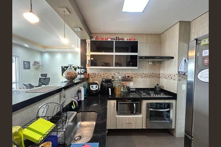 Apartamento à venda com 94m², 2 quartos e 2 vagas Apartamento à venda com 94m², 2 quartos e 2 vagasCozinha americana