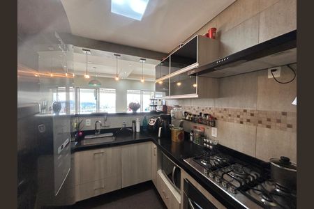 Apartamento à venda com 94m², 2 quartos e 2 vagas Apartamento à venda com 94m², 2 quartos e 2 vagasCozinha americana