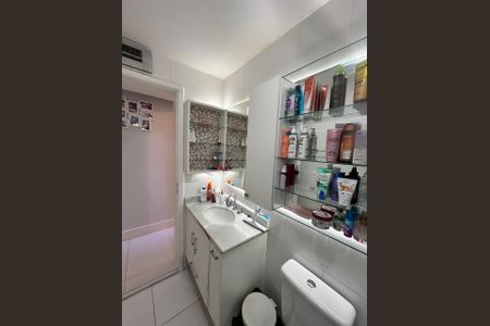 Apartamento à venda com 94m², 2 quartos e 2 vagas Apartamento à venda com 94m², 2 quartos e 2 vagasBanheiro Social