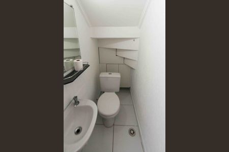 Casa de condomínio à venda com 100m², 2 quartos e 2 vagasLavabo