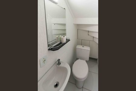 Casa de condomínio à venda com 100m², 2 quartos e 2 vagasLavabo