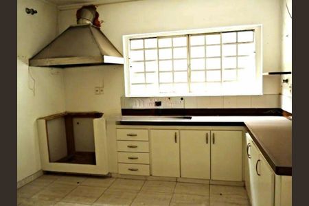 Casa à venda com 6 quartos, 554m² em Jardim Everest, São Paulo