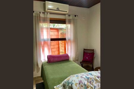 Casa à venda com 386m², 5 quartos e 5 vagas Casa à venda com 386m², 5 quartos e 5 vagasQuarto