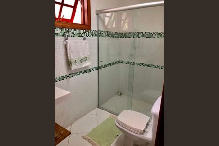 Casa à venda com 386m², 5 quartos e 5 vagas Casa à venda com 386m², 5 quartos e 5 vagasBanheiro