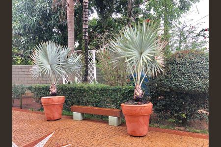 Casa à venda com 386m², 5 quartos e 5 vagas Casa à venda com 386m², 5 quartos e 5 vagasÁrea Externa