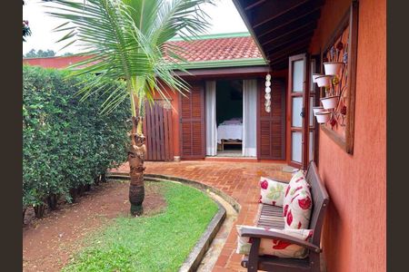 Casa à venda com 386m², 5 quartos e 5 vagas Casa à venda com 386m², 5 quartos e 5 vagasÁrea Externa