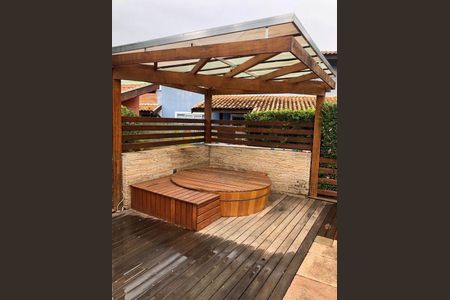 Casa à venda com 386m², 5 quartos e 5 vagas Casa à venda com 386m², 5 quartos e 5 vagasÁrea Externa