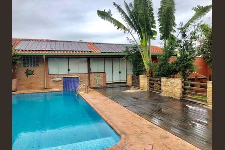 Casa à venda com 386m², 5 quartos e 5 vagas Casa à venda com 386m², 5 quartos e 5 vagasÁrea Externa