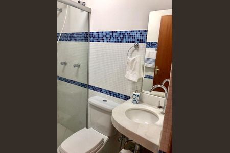 Casa à venda com 386m², 5 quartos e 5 vagas Casa à venda com 386m², 5 quartos e 5 vagasBanheiro