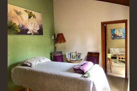 Casa à venda com 386m², 5 quartos e 5 vagas Casa à venda com 386m², 5 quartos e 5 vagasQuarto