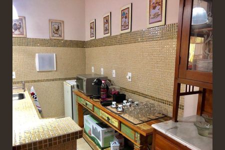 Casa à venda com 386m², 5 quartos e 5 vagas Casa à venda com 386m², 5 quartos e 5 vagasSala