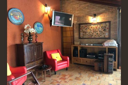 Casa à venda com 386m², 5 quartos e 5 vagas Casa à venda com 386m², 5 quartos e 5 vagasÁrea Externa