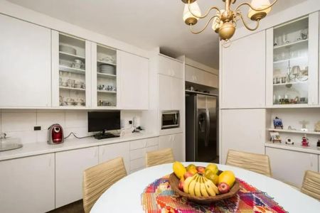 Apartamento à venda com 239m², 4 quartos e 2 vagas