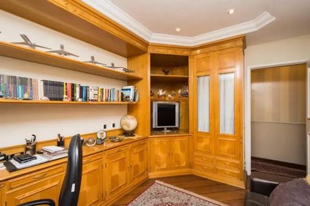 Apartamento à venda com 239m², 4 quartos e 2 vagas