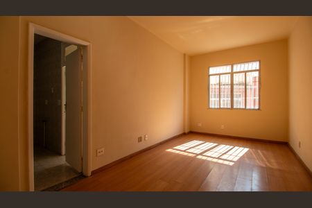 Apartamento à venda com 64m², 2 quartos e sem vagaSala