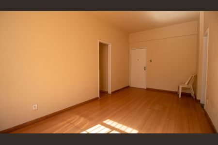 Apartamento à venda com 64m², 2 quartos e sem vagaSala