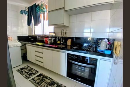 Apartamento à venda com 73m², 2 quartos e 1 vaga Apartamento à venda com 73m², 2 quartos e 1 vagaCozinha e Área de Serviço