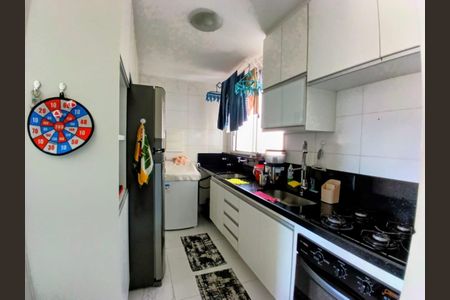 Apartamento à venda com 73m², 2 quartos e 1 vaga Apartamento à venda com 73m², 2 quartos e 1 vagaCozinha e Área de Serviço