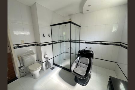 Casa à venda com 173m², 3 quartos e sem vagaBanheiro