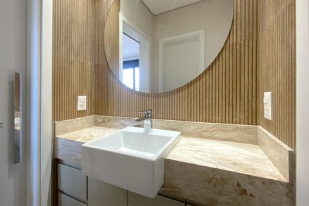 Casa de condomínio à venda com 530m², 4 quartos e 6 vagasBanheiro das Semi Suíte 1 e 2