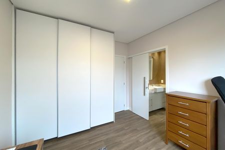 Casa de condomínio à venda com 530m², 4 quartos e 6 vagasSemi Suíte 2