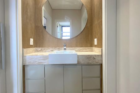 Casa de condomínio à venda com 530m², 4 quartos e 6 vagasBanheiro das Semi Suíte 1 e 2