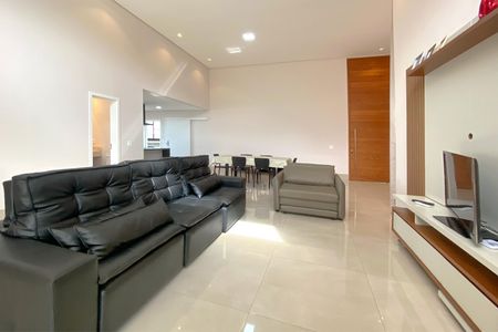 Casa de condomínio à venda com 530m², 4 quartos e 6 vagasSala