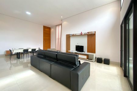 Casa de condomínio à venda com 530m², 4 quartos e 6 vagasSala