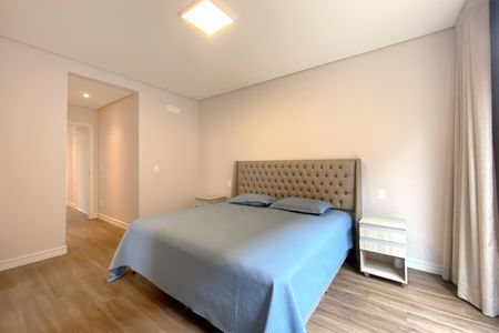 Casa de condomínio à venda com 530m², 4 quartos e 6 vagasSuíte 1