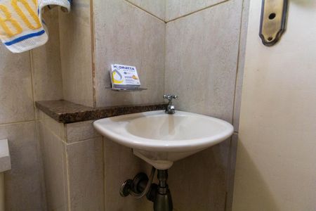 Studio para alugar com 370m², 1 quarto e 5 vagas Studio para alugar com 370m², 1 quarto e 5 vagasBanheiro 2