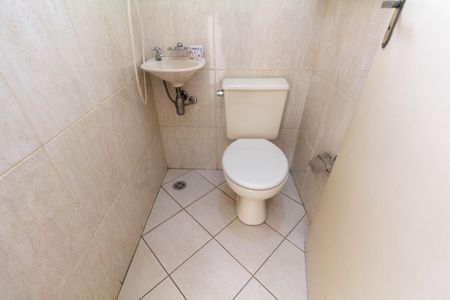 Studio para alugar com 370m², 1 quarto e 5 vagas Studio para alugar com 370m², 1 quarto e 5 vagasBanheiro 1