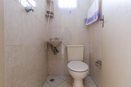 Studio para alugar com 370m², 1 quarto e 5 vagas Studio para alugar com 370m², 1 quarto e 5 vagasBanheiro 1