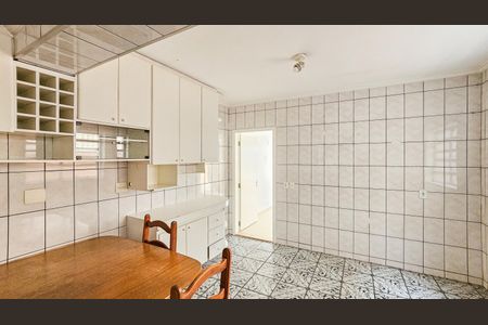 Casa à venda com 165m², 3 quartos e 2 vagasCozinha