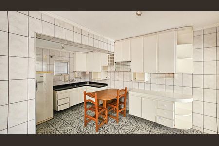 Casa à venda com 165m², 3 quartos e 2 vagasCozinha