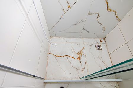 Casa de condomínio para alugar com 70m², 3 quartos e 2 vagas Casa de condomínio para alugar com 70m², 3 quartos e 2 vagasBanheiro da Suíte 3