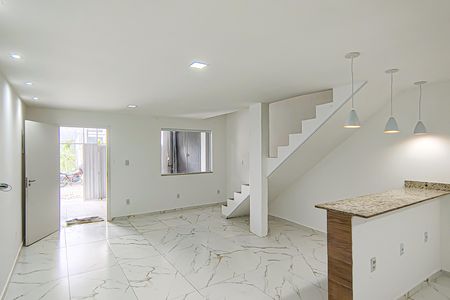 Casa de condomínio para alugar com 70m², 3 quartos e 2 vagas Casa de condomínio para alugar com 70m², 3 quartos e 2 vagasSala