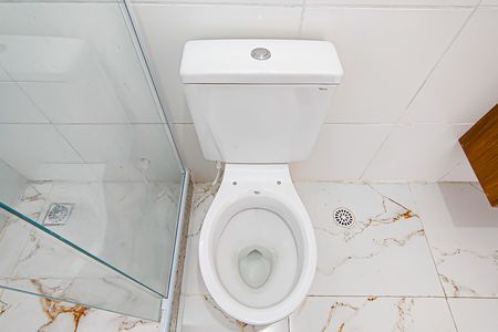 Casa de condomínio para alugar com 70m², 3 quartos e 2 vagas Casa de condomínio para alugar com 70m², 3 quartos e 2 vagasBanheiro da Suíte 3