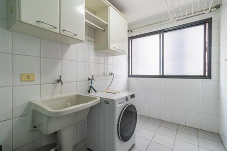Apartamento para alugar com 164m², 3 quartos e 2 vagas Apartamento para alugar com 164m², 3 quartos e 2 vagasÁrea de Serviço