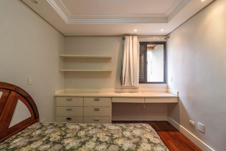 Quarto 2 de apartamento para alugar com 3 quartos, 164m² em Alphaville, Barueri