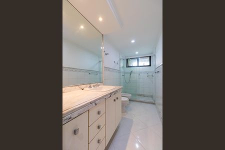 Apartamento para alugar com 164m², 3 quartos e 2 vagas Apartamento para alugar com 164m², 3 quartos e 2 vagasBanheiro