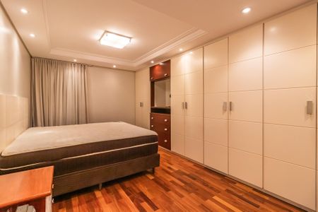 Apartamento para alugar com 164m², 3 quartos e 2 vagas Apartamento para alugar com 164m², 3 quartos e 2 vagasSuíte