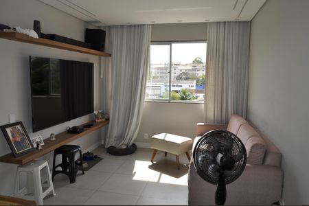 Sala de apartamento à venda com 2 quartos, 70m² em Del Castilho, Rio de Janeiro