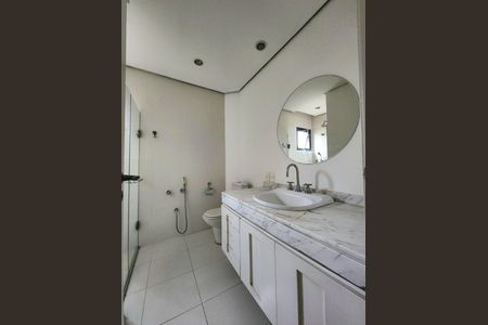 Apartamento à venda com 198m², 3 quartos e 3 vagasBanheiro da Suíte 2