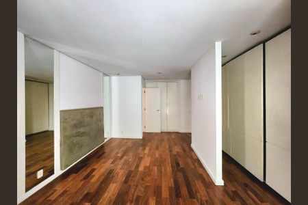 Apartamento à venda com 198m², 3 quartos e 3 vagasSuíte 3