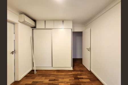 Apartamento à venda com 198m², 3 quartos e 3 vagasSuíte 1